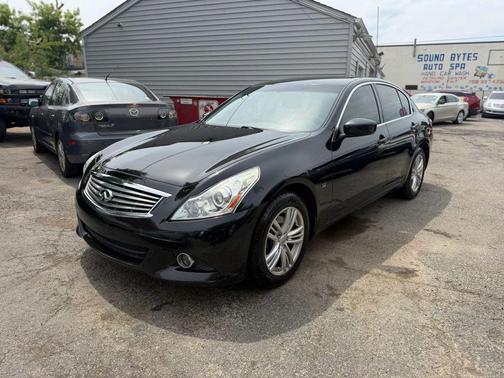 Black Obsidian 2015 INFINITI Q40 Base