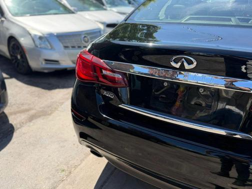 Black Obsidian 2019 INFINITI Q70 3.7X LUXE