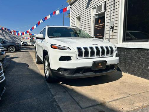 2017 Jeep Cherokee Sport