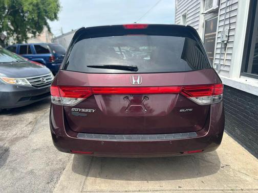 Burgundy 2014 Honda Odyssey Touring