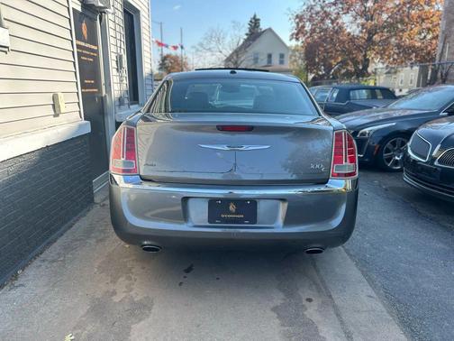 2011 Chrysler 300C Base