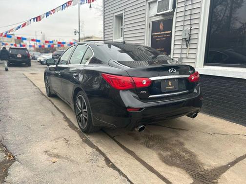 2015 INFINITI Q50 Sport