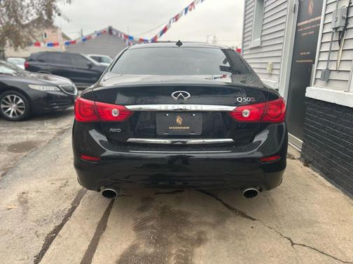 2015 INFINITI Q50 Sport