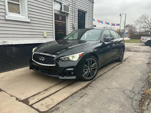 2015 INFINITI Q50 Sport