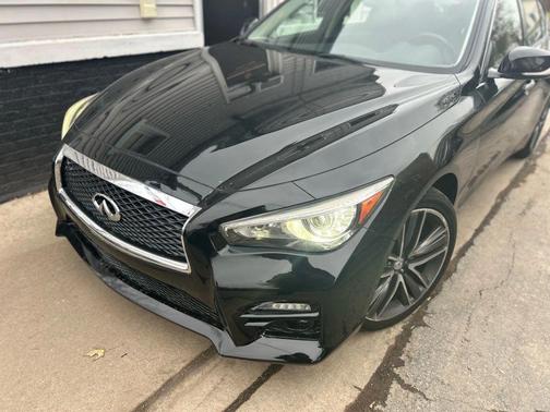 2015 INFINITI Q50 Sport