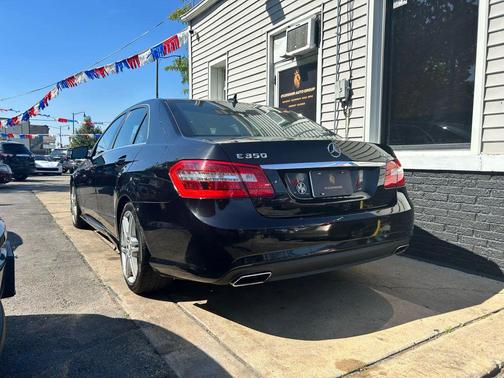 2010 Mercedes-Benz E-Class E 350 4MATIC Sedan 4D