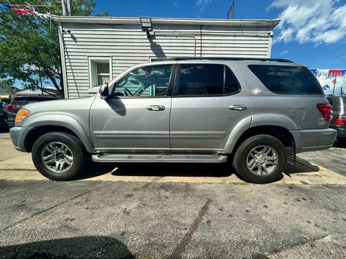 2004 Toyota Sequoia SR5