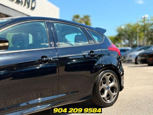Shadow Black 2018 Ford Focus ST