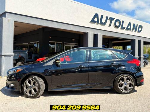Shadow Black 2018 Ford Focus ST