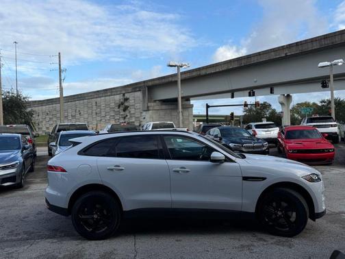 2019 Jaguar F-PACE 25t Prestige