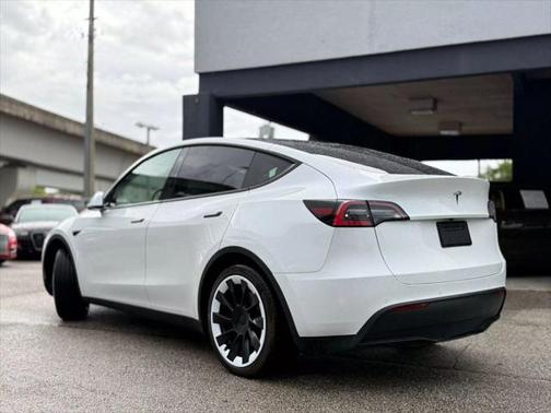 2021 Tesla Model Y Long Range Dual Motor All-Wheel Drive
