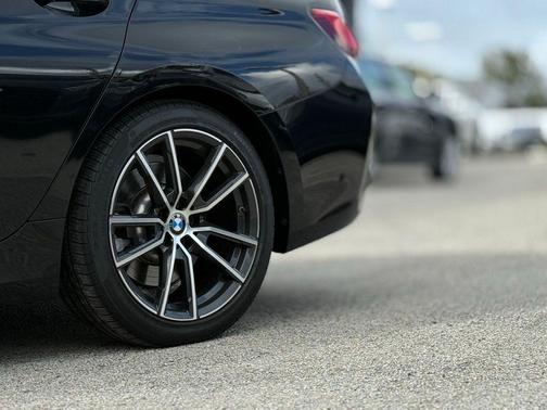 2019 BMW 330 330i