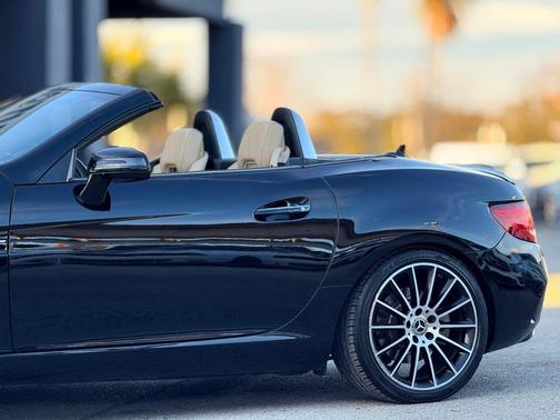 2018 Mercedes-Benz SLC 300 Base
