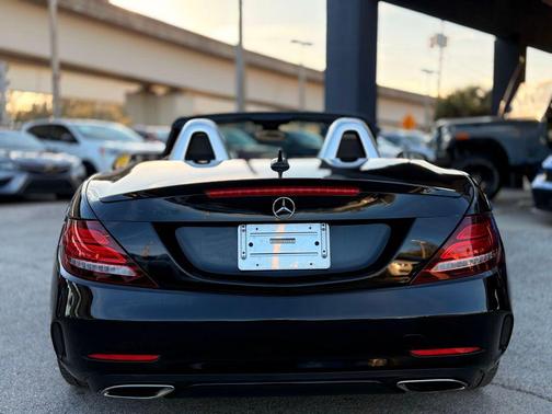 2018 Mercedes-Benz SLC 300 Base