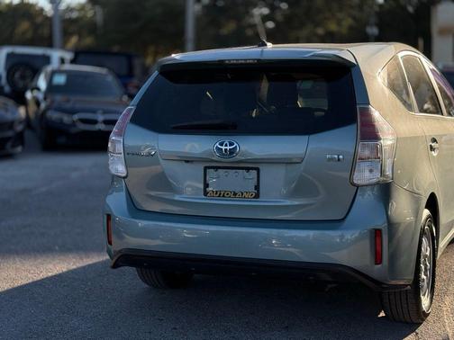 2015 Toyota Prius v Four