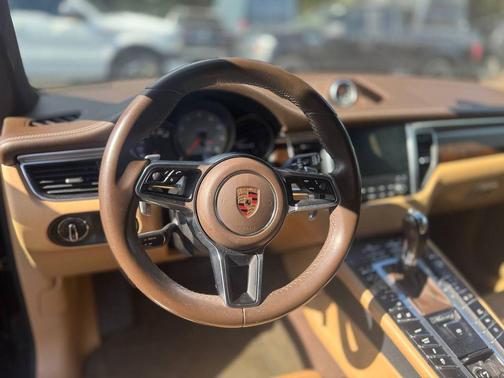2018 Porsche Macan S