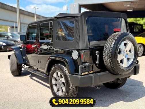 Black Clearcoat 2017 Jeep Wrangler Unlimited Rubicon