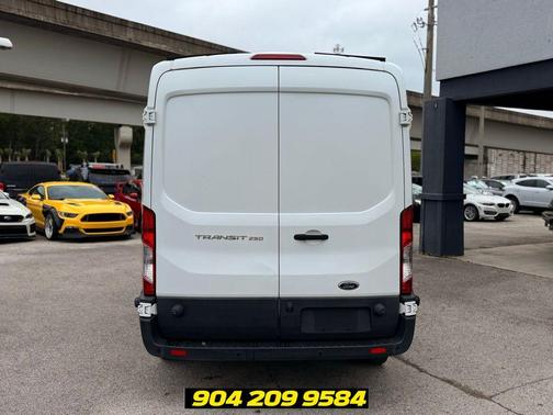 Oxford White 2017 Ford Transit-250 Base