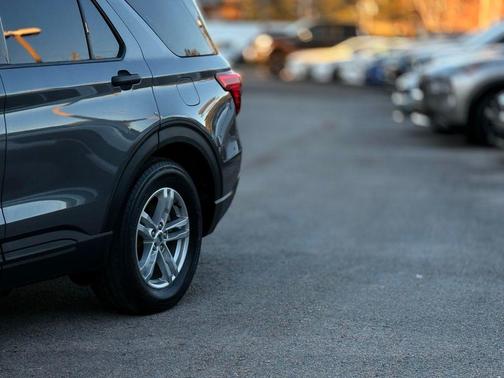 2022 Ford Explorer Base