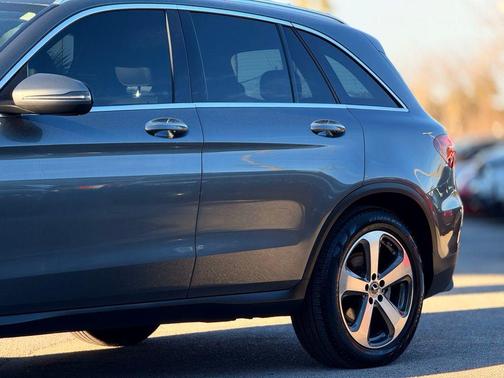 2017 Mercedes-Benz GLC 300 Base