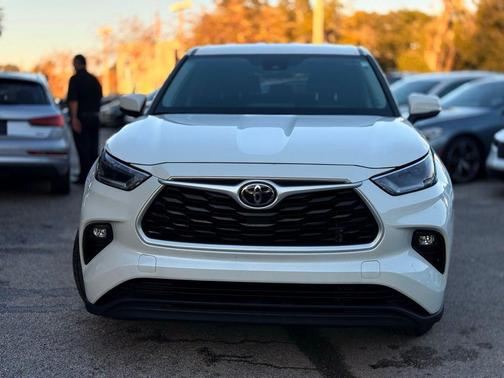 2021 Toyota Highlander LE