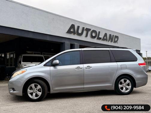2011 Toyota Sienna LE