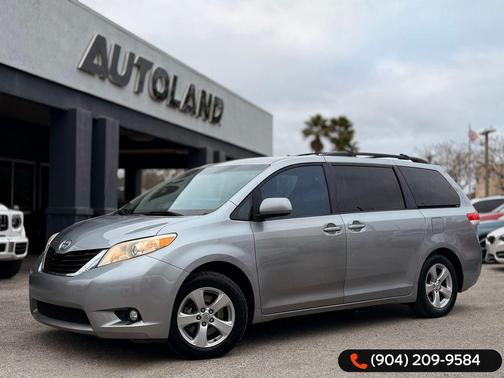 2011 Toyota Sienna LE