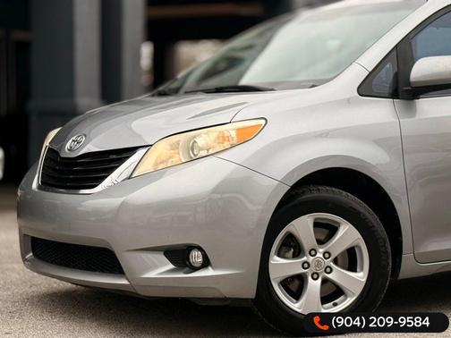 2011 Toyota Sienna LE
