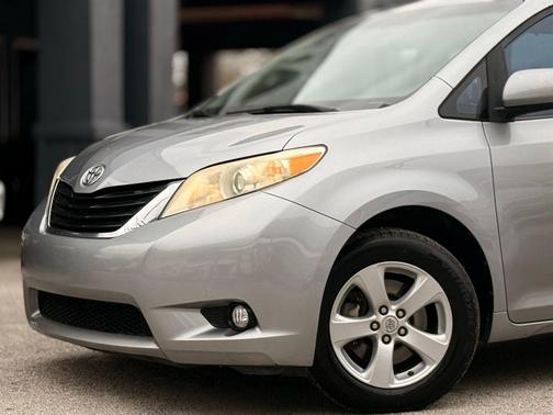 2011 Toyota Sienna LE
