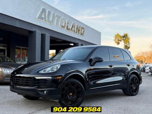 Gray 2018 Porsche Macan Macan