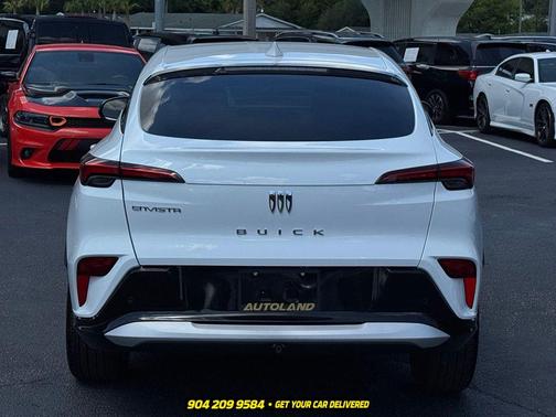 Summit White 2025 Buick Envista Sport Touring FWD