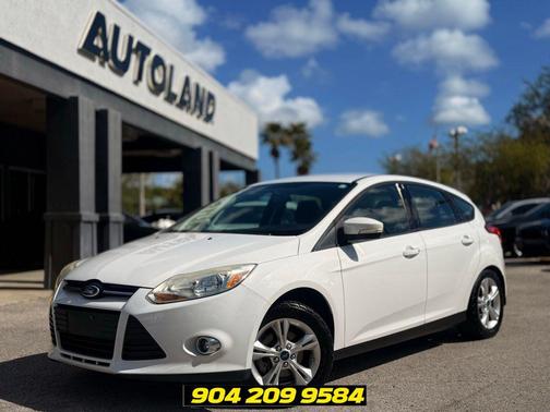 Oxford White 2013 Ford Focus SE