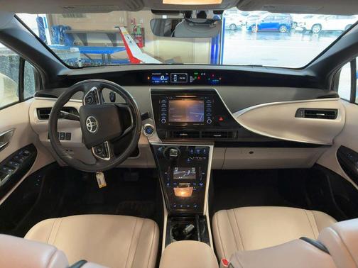 2018 Toyota Mirai Base
