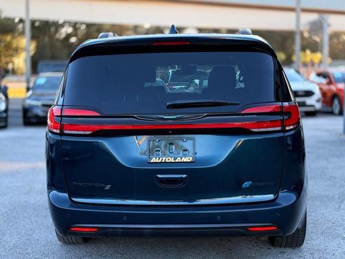2021 Chrysler Pacifica Hybrid Touring L