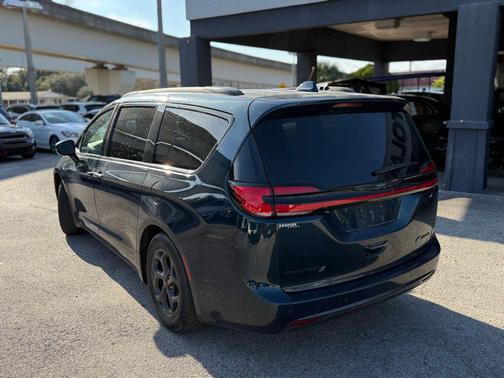 2021 Chrysler Pacifica Hybrid Touring L