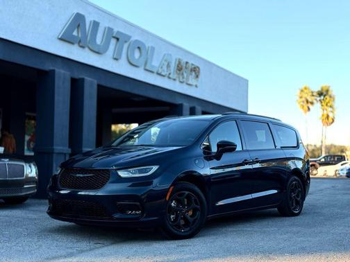 2021 Chrysler Pacifica Hybrid Touring L