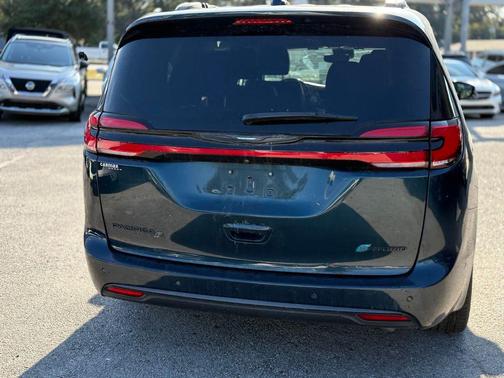 2021 Chrysler Pacifica Hybrid Touring L