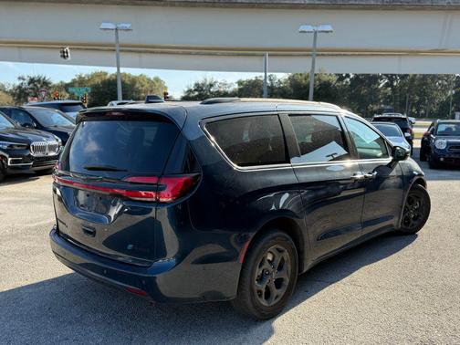 2021 Chrysler Pacifica Hybrid Touring L