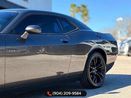 Granite Pearlcoat 2016 Dodge Challenger R/T