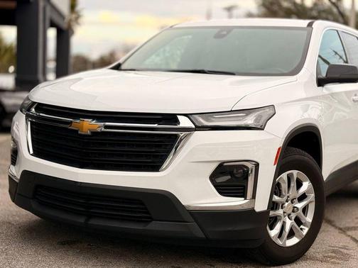 2023 Chevrolet Traverse LS