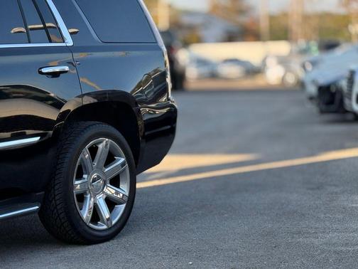 2018 Cadillac Escalade Luxury