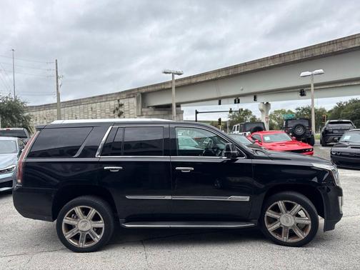 2018 Cadillac Escalade Luxury
