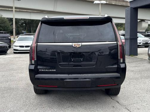 2018 Cadillac Escalade Luxury