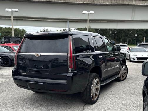 2018 Cadillac Escalade Luxury