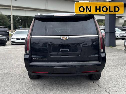 2018 Cadillac Escalade Luxury