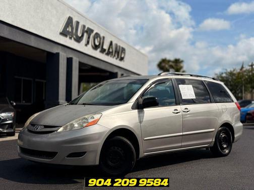 Silver Shadow Pearl 2009 Toyota Sienna CE