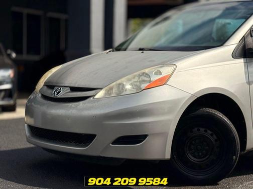 Silver Shadow Pearl 2009 Toyota Sienna CE