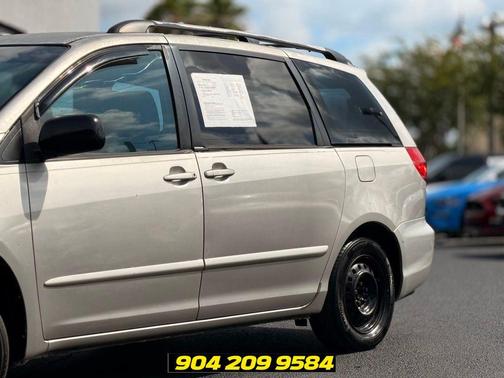 Silver Shadow Pearl 2009 Toyota Sienna CE