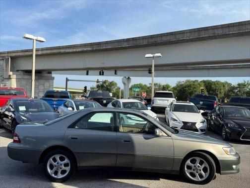 2000 Lexus ES 300 Base