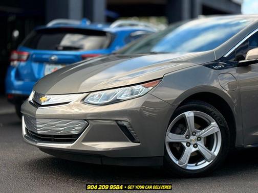 Pepperdust Metallic 2017 Chevrolet Volt LT